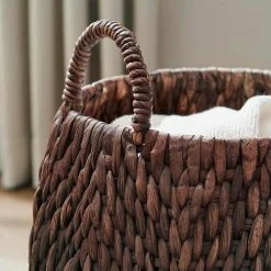 Home Decorators Collection Round Brown Woven Water Hyacinth Decorative Poppy Basket -Flora Home Decorators Soldes brown home decorators collection storage baskets ba1911156 brn a0 1000