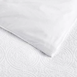 Home Decorators Collection Marlene 3-Piece White Textured Medallion Matelassé Cotton Full/Queen Duvet Cover Set -Flora Home Decorators Soldes home decorators collection bedding sets dn 18240 fq 40 1000