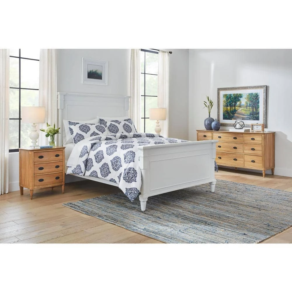 Home Decorators Collection Lenora 3-Piece Blue and White Medallion Sateen Full/Queen Comforter Set 7 Home Decorators Collection Lenora 3-Piece Blue and White Medallion Sateen Full/Queen Comforter Set - Image 5