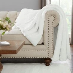 Home Decorators Collection Piper White Snow Faux Rabbit Fur 20 in. x 20 in. Square Throw Pillow 11 Home Decorators Collection Piper White Snow Faux Rabbit Fur 20 in. x 20 in. Square Throw Pillow -Flora Home Decorators Soldes home decorators collection throw pillows pip2020snw pldc e1 1000