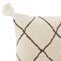 Home Decorators Collection Cream Geometric Diamond 18 in. x 18 in. Square Decorative Throw Pillow with Tassels -Flora Home Decorators Soldes home decorators collection throw pillows s00161061270 40 1000
