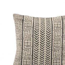 Home Decorators Collection Light Beige Geometric Tribal 18 in. x 18 in. Square Decorative Throw Pillow -Flora Home Decorators Soldes home decorators collection throw pillows s00161061286 40 1000