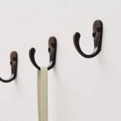 Home Decorators Collection 1-13/16 in. Oil-Rubbed Bronze Single Wall Hook (6-Pack) -Flora Home Decorators Soldes oil rubbed bronze home decorators collection hooks 64411 1f 1000