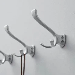 Home Decorators Collection 5 in. Satin Nickel Triple Wall Hook (4-Pack) -Flora Home Decorators Soldes satin nickel home decorators collection hooks 64531 1f 1000